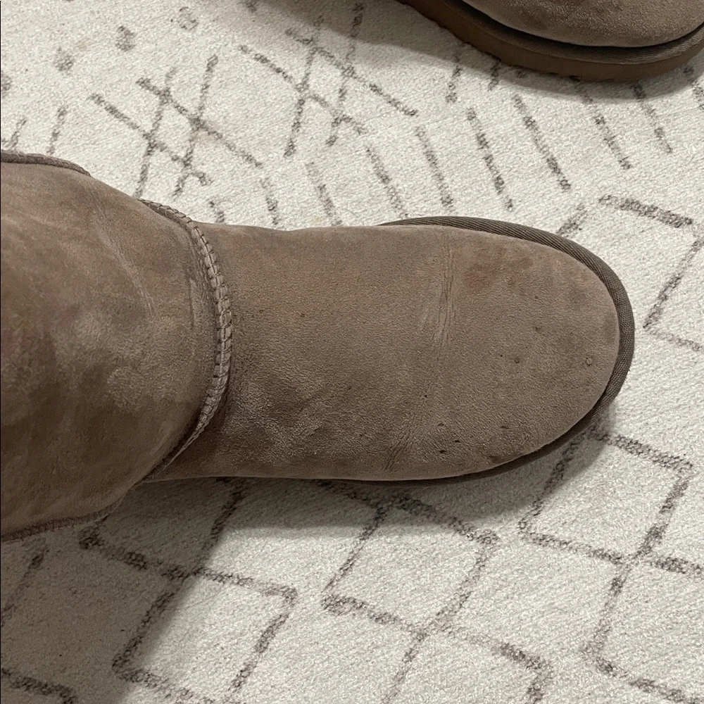 UGG Classic Short Boot Gray Size 8 - Picture 3 of 11